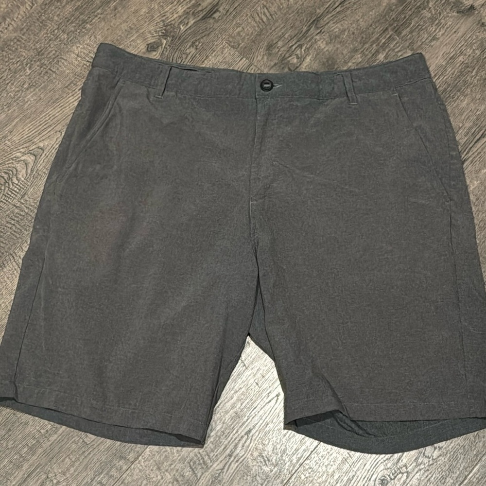 Puma Men’s Size 38 Gray Shorts - Picture 1 of 5